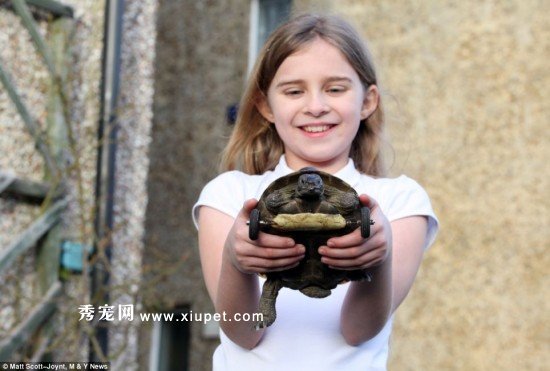 article-2571567-1BF6B1FE00000578-364_964x652